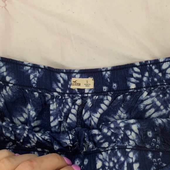 Hollister Tulip Flow Shorts Tie Dye - Picture 2 of 3